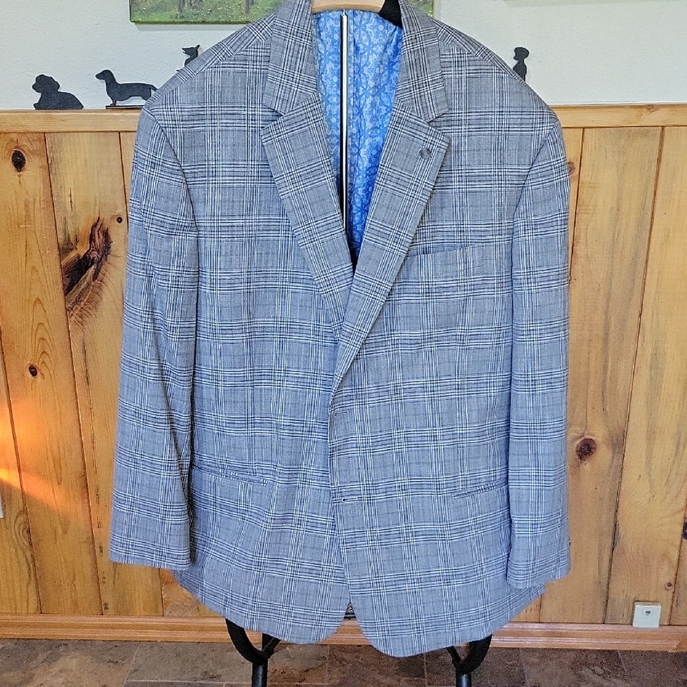 Elegant Gray Plaid Men's Blazer